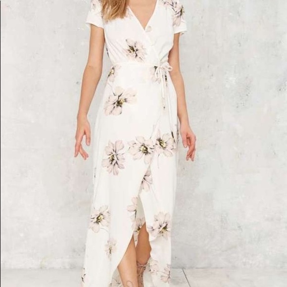 Lovely Day Dresses & Skirts - White floral Wrap dress. EUC